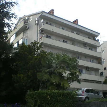 Nadia Apartment