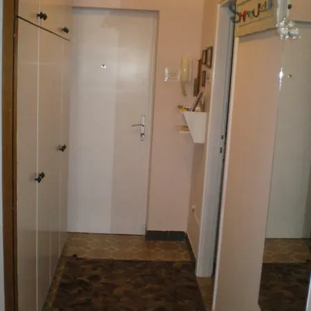 Nadia Apartman